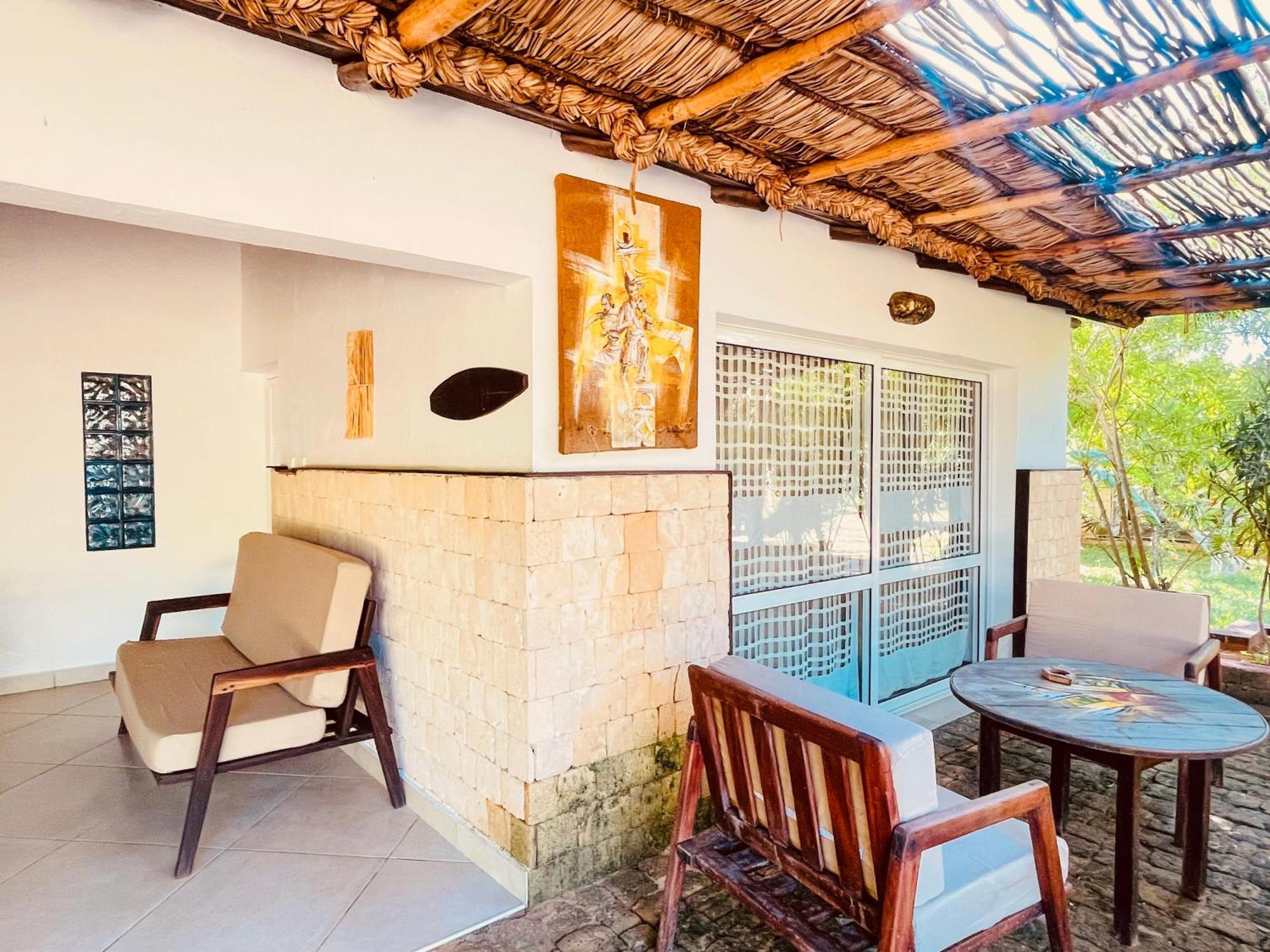 Vovo Telo Lodge トゥリアラ エクステリア 写真
