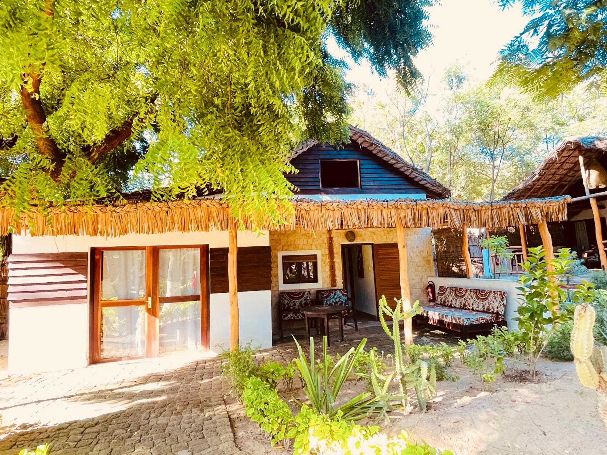 Vovo Telo Lodge トゥリアラ エクステリア 写真