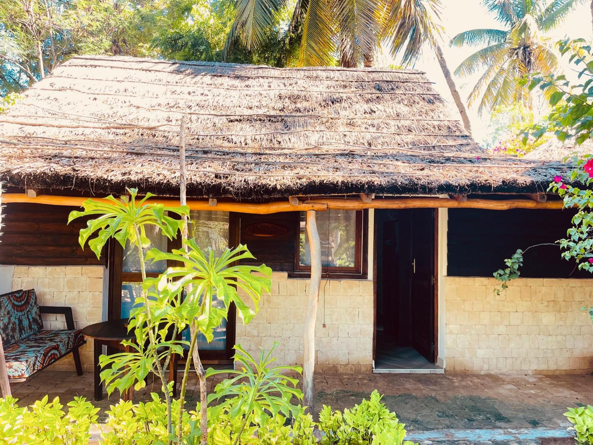 Vovo Telo Lodge トゥリアラ エクステリア 写真