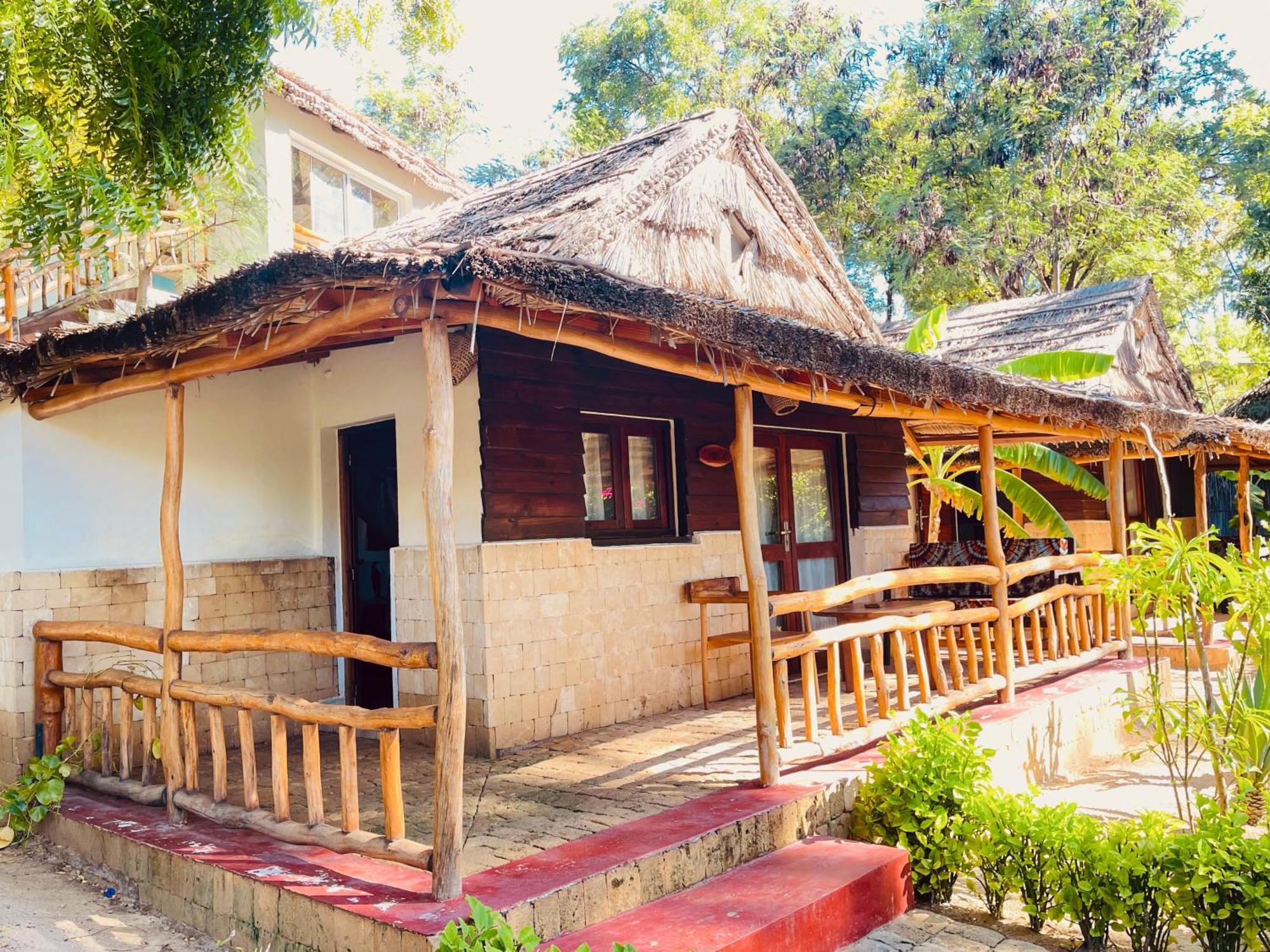 Vovo Telo Lodge トゥリアラ エクステリア 写真