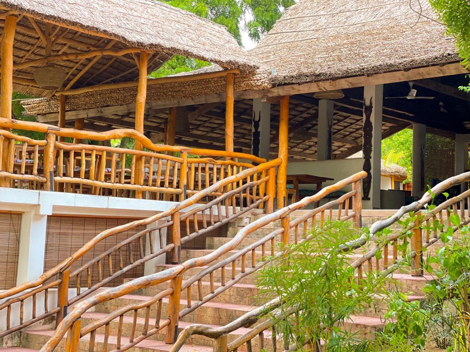 Vovo Telo Lodge トゥリアラ エクステリア 写真