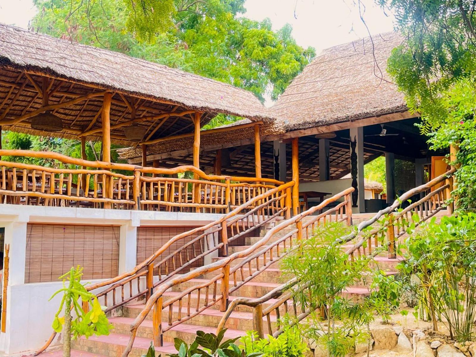 Vovo Telo Lodge トゥリアラ エクステリア 写真